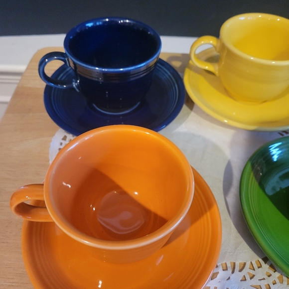 Lot 5 Fiesta Fiestaware Multicolor Cups & Saucers - Picture 3 of 7